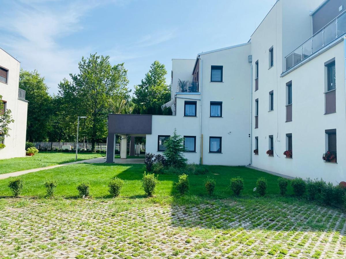 Liszt Ferenc Apartments Kecskemet Luaran gambar